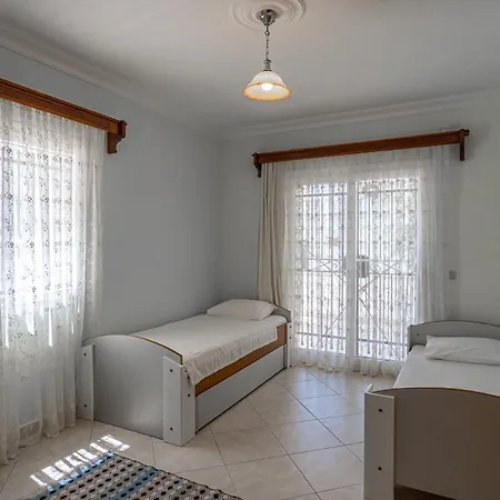Peaceful 4Br Villa W/Ac&Balcony 10 Min To Seaside 빌라 *