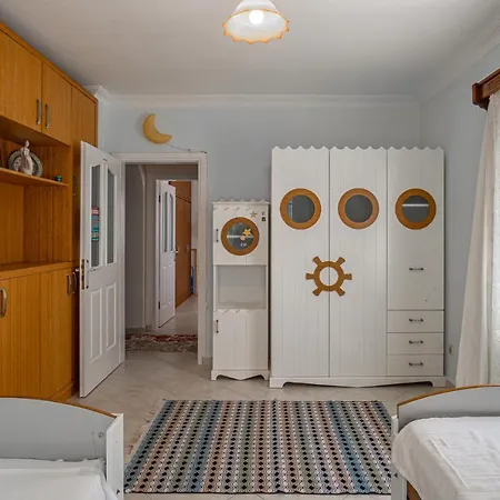 Peaceful 4Br Villa W/Ac&Balcony 10 Min To Seaside 빌라 *